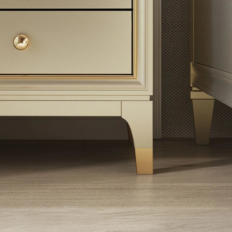 Elegant Pine Multi-layer Board Nightstand with Three Drawers and Gold Accents - Modern Bedroom Furniture fjfn-5273