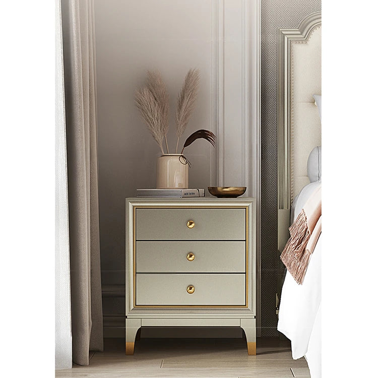 Elegant Pine Multi-layer Board Nightstand with Three Drawers and Gold Accents - Modern Bedroom Furniture fjfn-5273