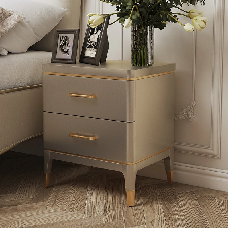 Elegant Solid Wood Nightstand with Multi-Layer Board and Gold Accent – Modern Two-Drawer End Table for Bedroom Storage fjfn-5275