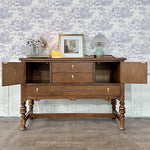 Elegant Oak Multi-layer Board Cabinet with Intricate Detailing and Storage Drawers - Perfect for Home Decor fljgj-2130