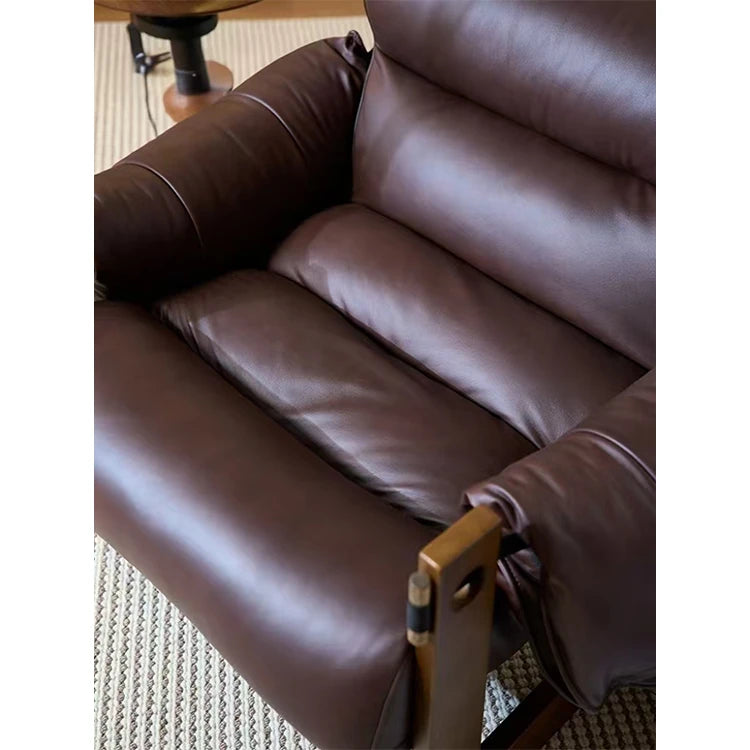 Luxurious Genuine Leather Chair - Stylish Comfort for Modern Living Rooms fme-3130