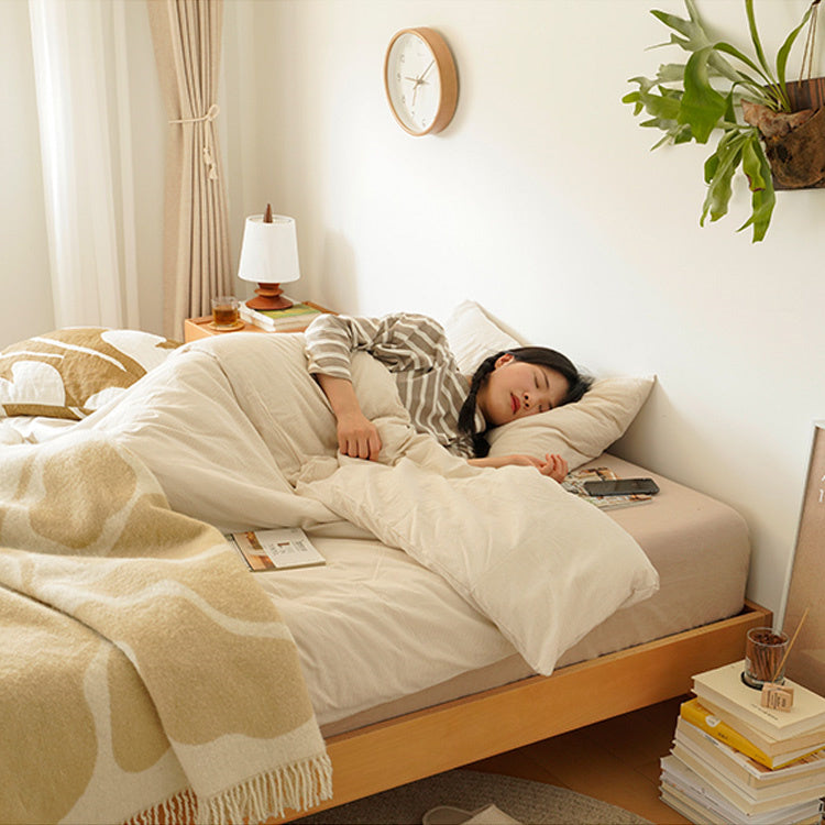 Stunning Beech Wood Metal Platform Bed - Natural Warm Tones for Stylish Bedrooms fxgmz-585