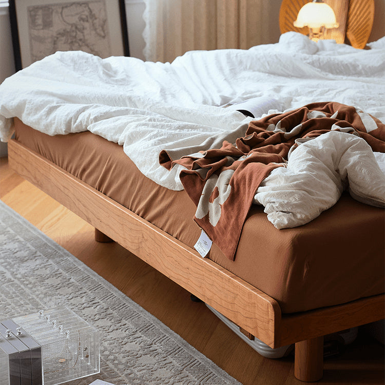 Elegant Natural Wood Bed with Cherry and Beech Wood Accents & Durable Metal Frame fyg-678