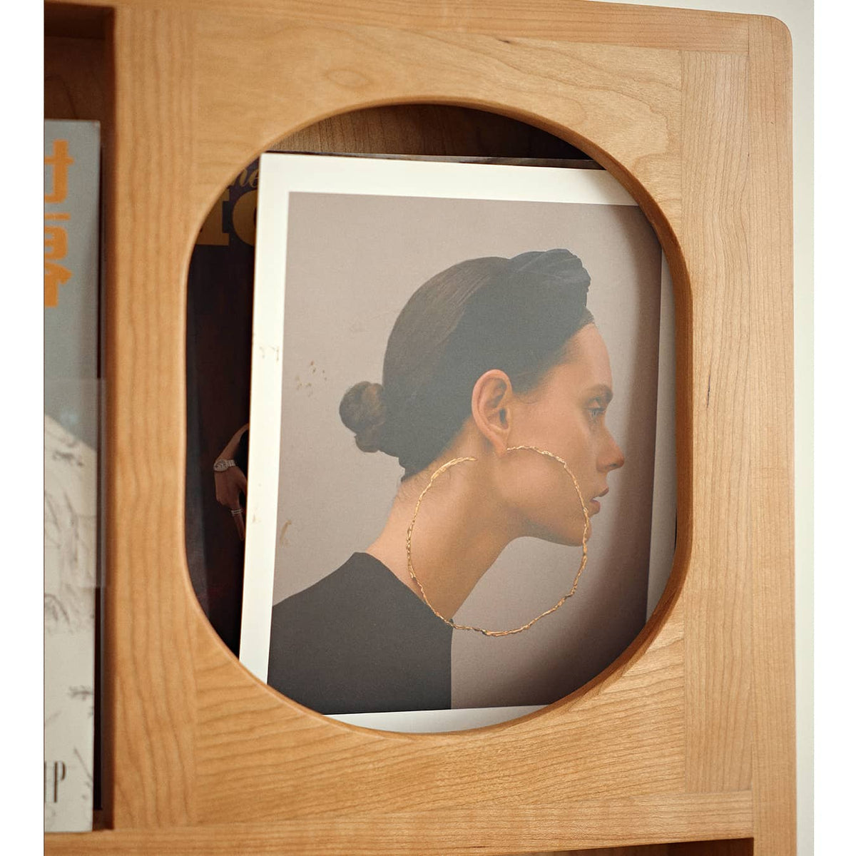 Elegant Cherry Wood Storage Rack with Glass Acrylic Accents – Durable & Stylish Organizer hldmz-738