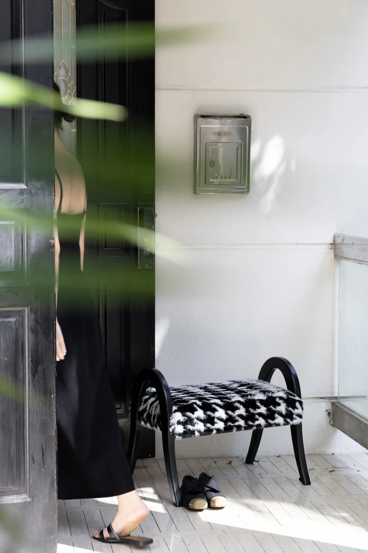 Stylish Ash Wood Stool with Foam and Polyester Cushion – Perfect for Modern Living Spaces hrn-5252