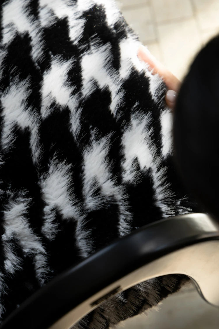 Stylish Ash Wood Stool with Foam and Polyester Cushion – Perfect for Modern Living Spaces hrn-5252