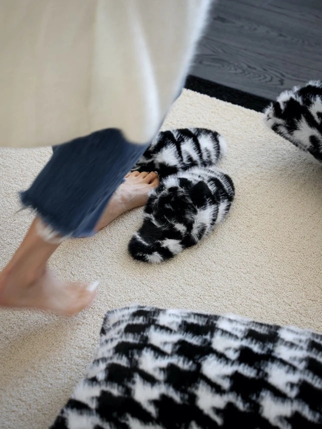 Stylish Ash Wood Stool with Foam and Polyester Cushion – Perfect for Modern Living Spaces hrn-5252