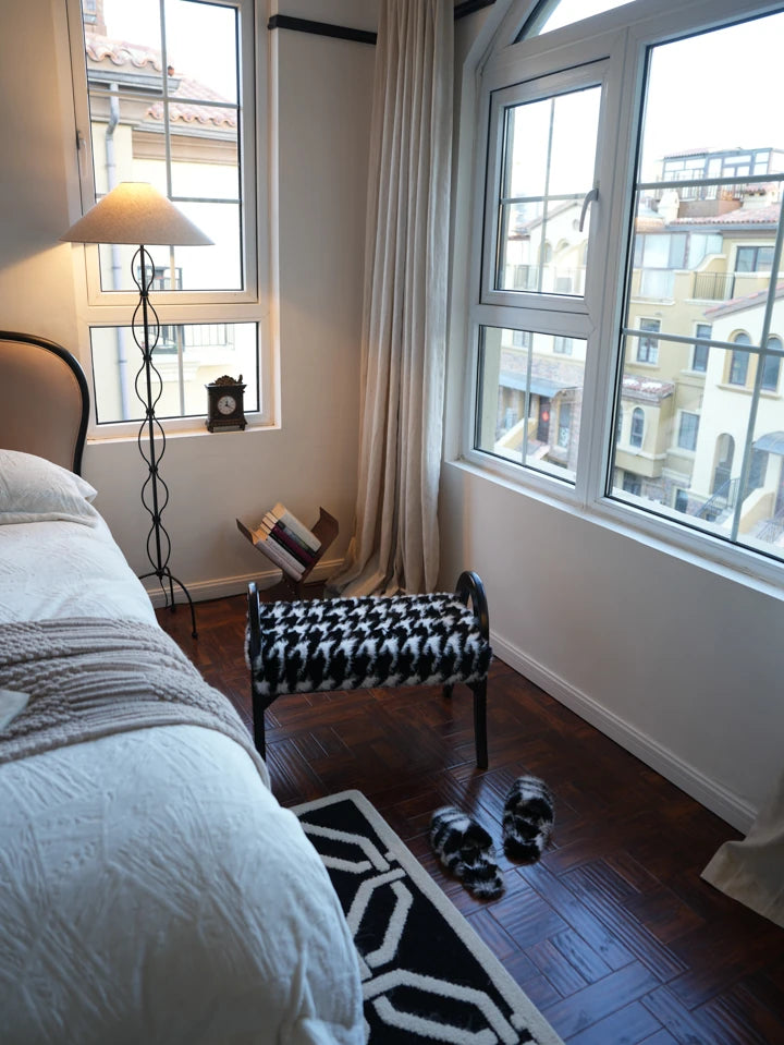 Stylish Ash Wood Stool with Foam and Polyester Cushion – Perfect for Modern Living Spaces hrn-5252