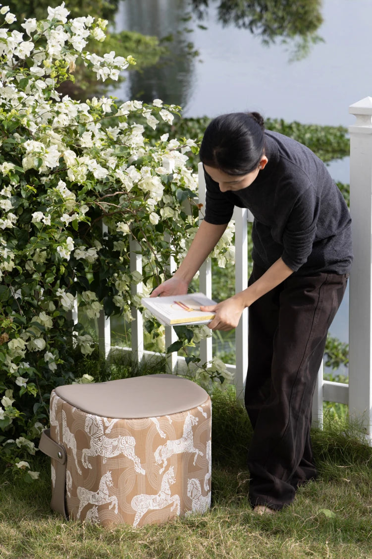 Stylish Synthetic Leather Stool with Unique Design - Comfortable and Versatile Home Accent Piece hrn-5254