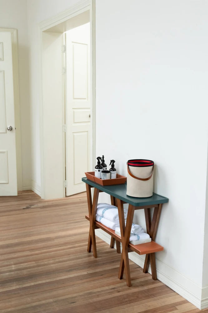 Stylish Ash Wood Console Table with Multi-layer Board and Synthetic Leather Accents hrn-5260