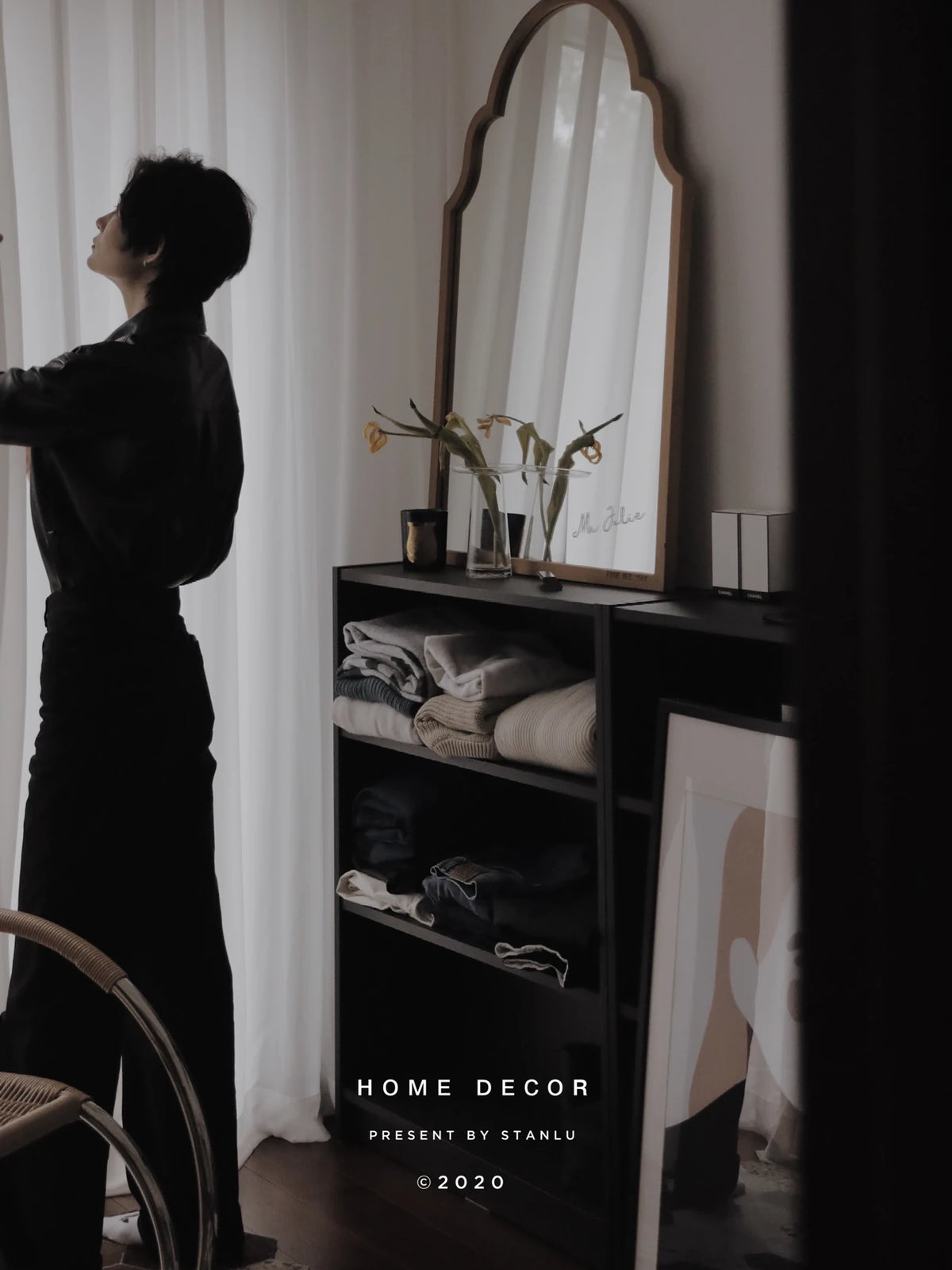 Elegant Beech Wood Mirror with Glass Finish - Stylish Home Décor Accent for Any Room hrn-5261