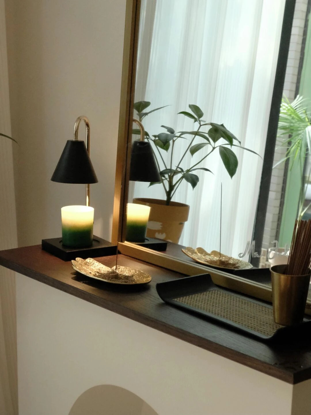 Elegant Beech Wood Mirror with Glass Finish - Stylish Home Décor Accent for Any Room hrn-5261