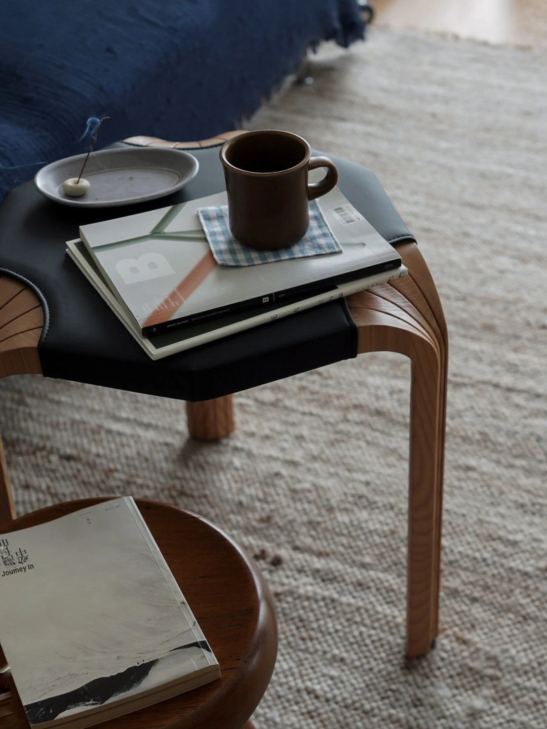 Stylish Cowhide and Ash Wood Stool - Modern Hexagonal Design for Any Space hrn-5262