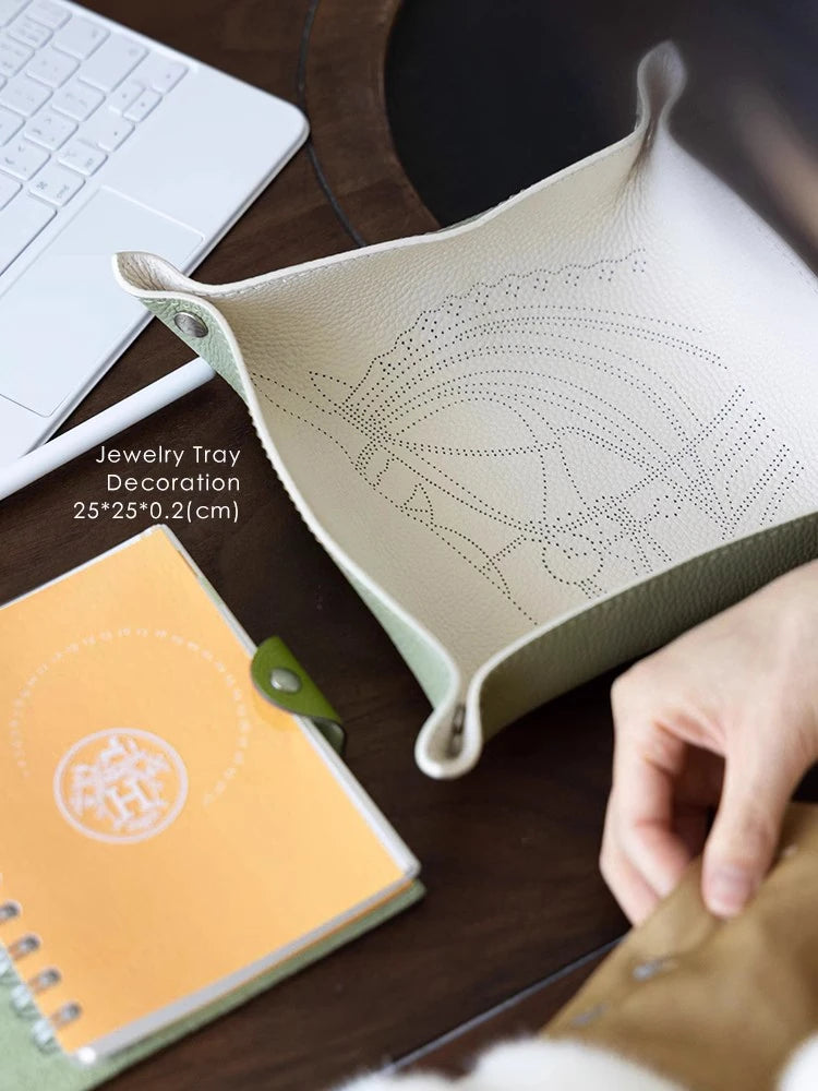 Stylish Cowhide and Ash Wood Stool - Modern Hexagonal Design for Any Space hrn-5262