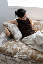 Luxurious Pine Chair with Down and Cotton-Ramie Upholstery – Perfect for Cozy Living Spaces hrn-5264