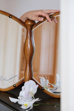 Unique Butterfly-Shaped Mirror with Solid Wood Frame - Hand-Cut Glass Design for Elegant Home Décor hrn-5268