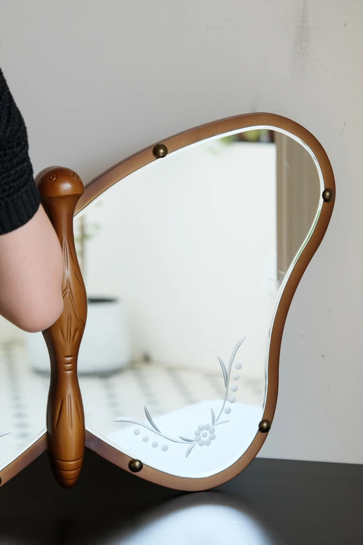 Unique Butterfly-Shaped Mirror with Solid Wood Frame - Hand-Cut Glass Design for Elegant Home Décor hrn-5268