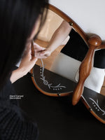 Unique Butterfly-Shaped Mirror with Solid Wood Frame - Hand-Cut Glass Design for Elegant Home Décor hrn-5268
