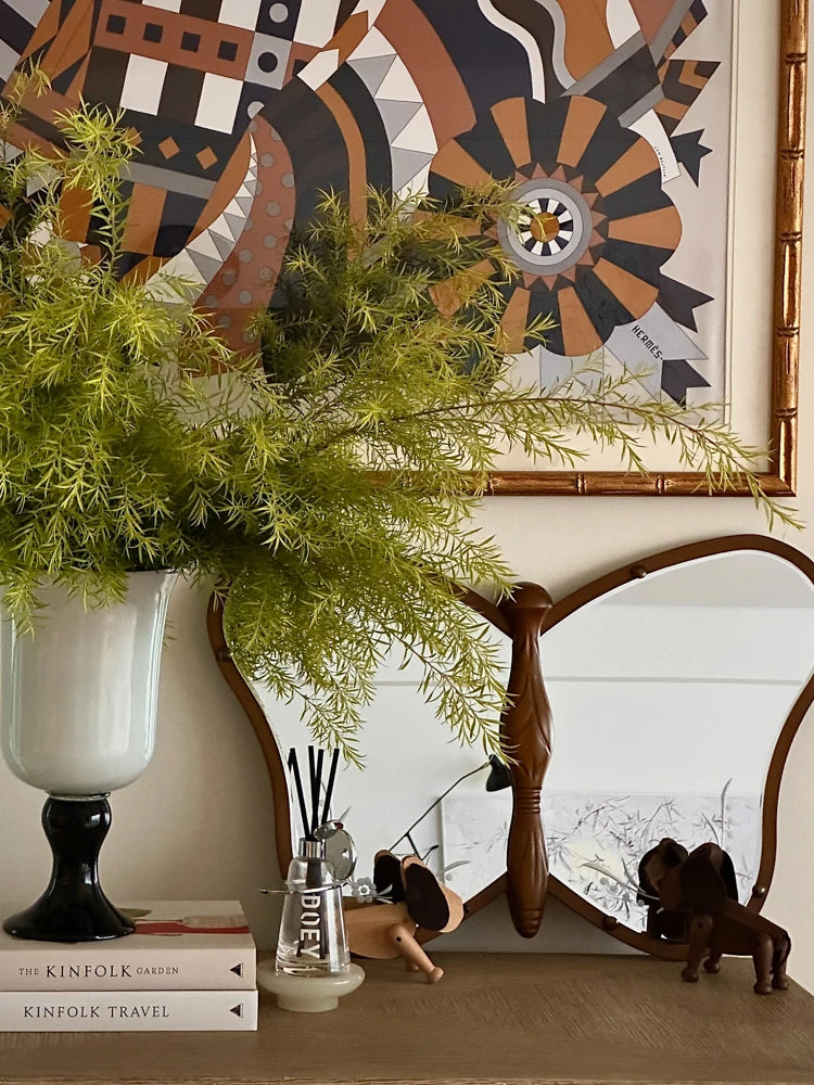 Unique Butterfly-Shaped Mirror with Solid Wood Frame - Hand-Cut Glass Design for Elegant Home Décor hrn-5268