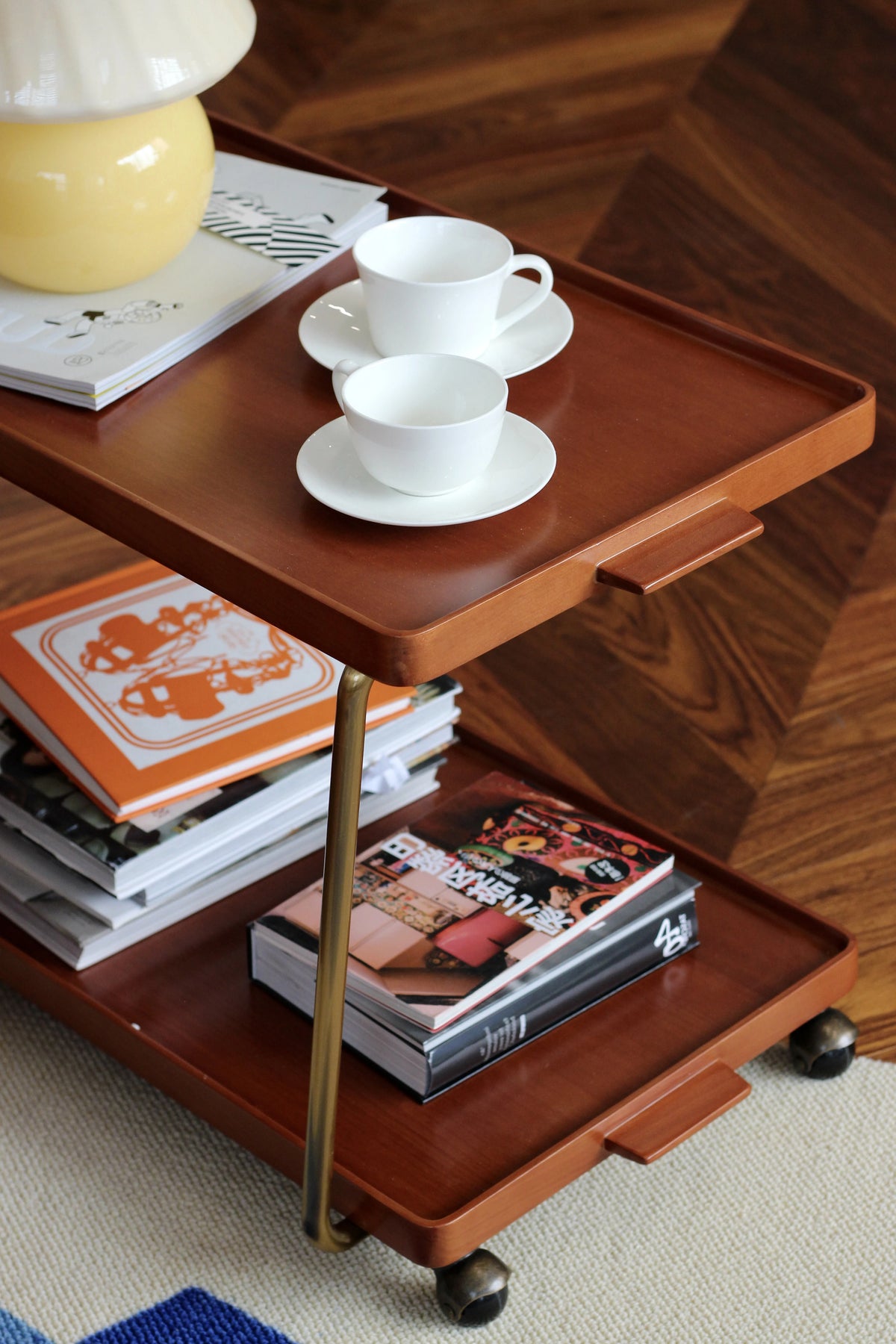 Elegant Metal and Oak Serving Cart with Copper Accents - Perfect for Entertaining hrn-5272