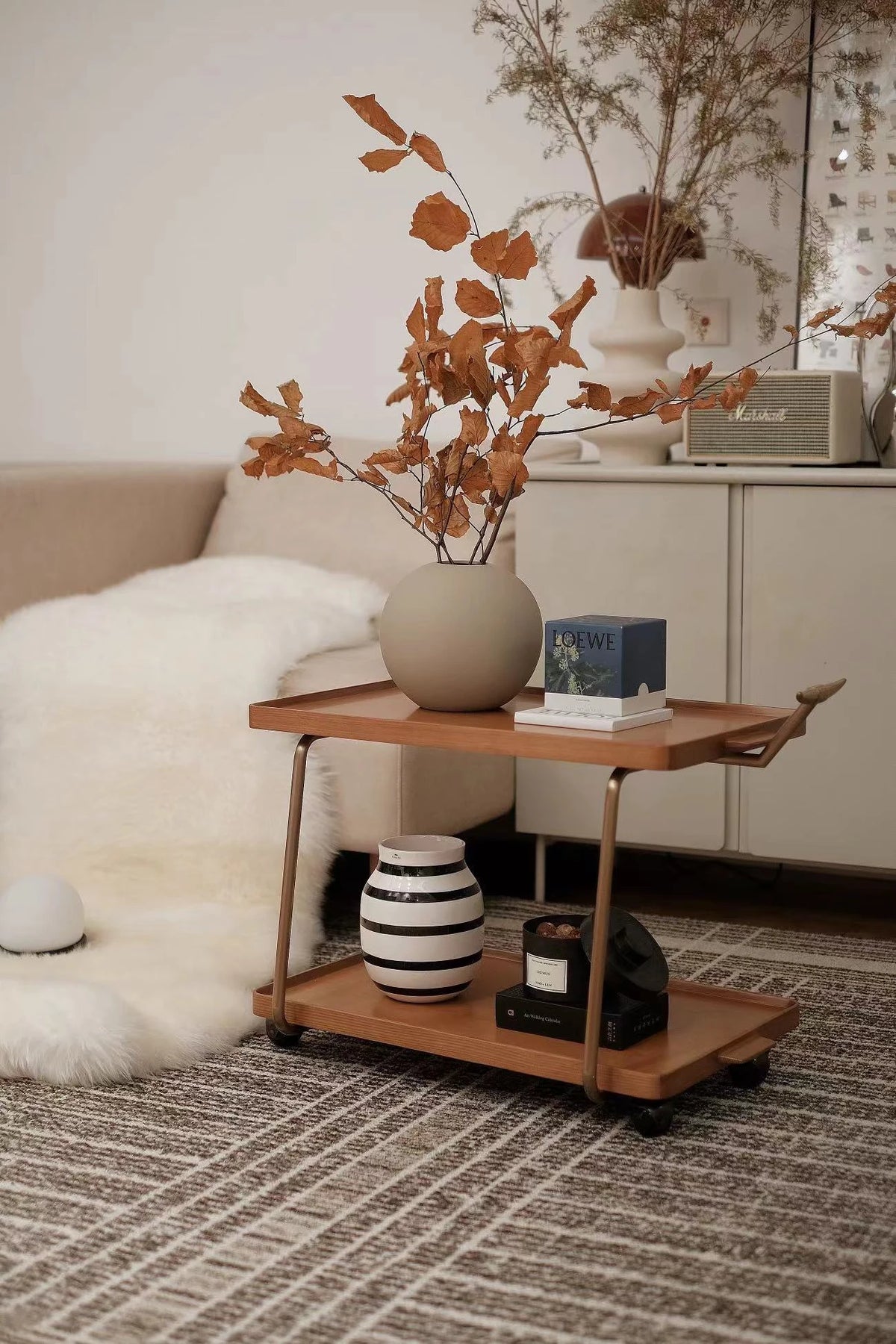 Elegant Metal and Oak Serving Cart with Copper Accents - Perfect for Entertaining hrn-5272