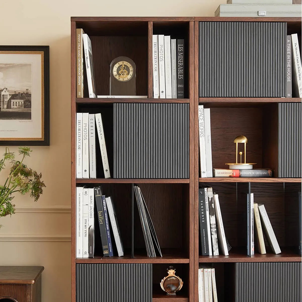 Elegant Red Oak Bookcase with Tempered Glass Doors - Stylish Multi-Layer Storage Cabinet for Modern Living Rooms hsmjx-4157