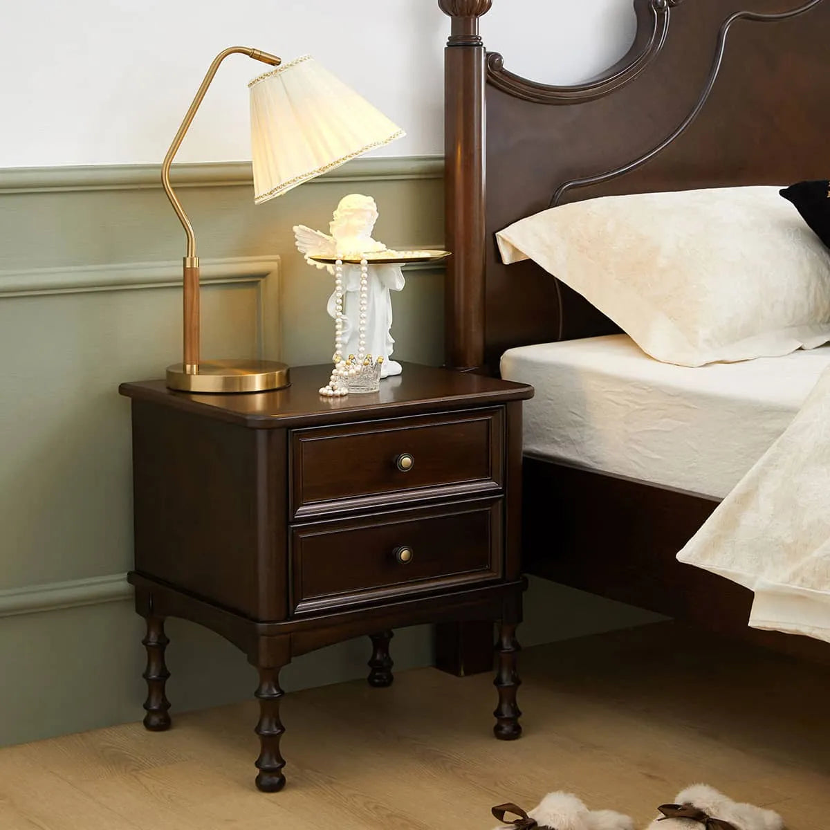 Classic Nightstand Crafted from Chinese Tulipwood for Elegant Bedroom Décor hsmjx-4170