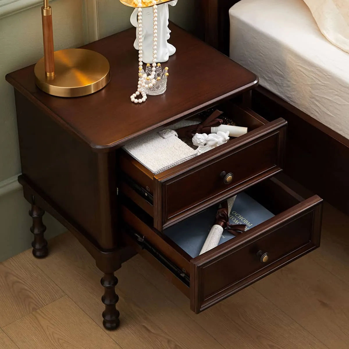 Classic Nightstand Crafted from Chinese Tulipwood for Elegant Bedroom Décor hsmjx-4170