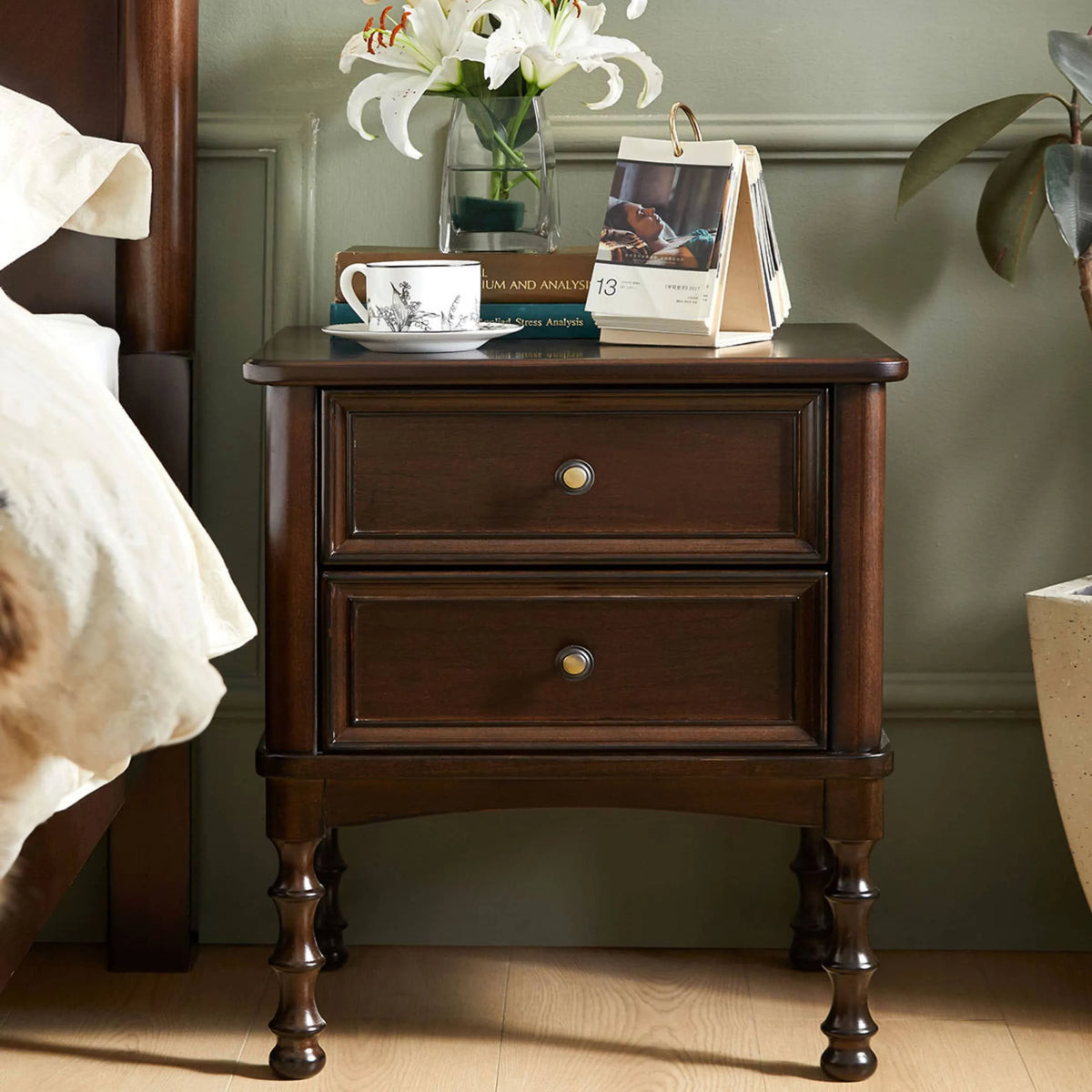 Classic Nightstand Crafted from Chinese Tulipwood for Elegant Bedroom Décor hsmjx-4170