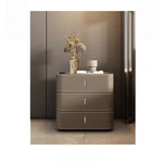 Stylish Bedside Cupboard with Ceramic Sintered Stone and Solid Wood - 3 Drawer Nightstand in Synthetic Leather Finish hxy-5166