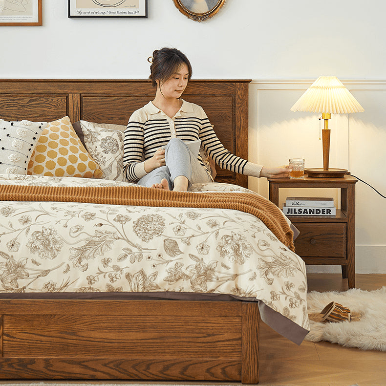 Luxurious Oak Pine Brown Wood Bed – Perfect for a Stylish Bedroom Upgrade hym-479