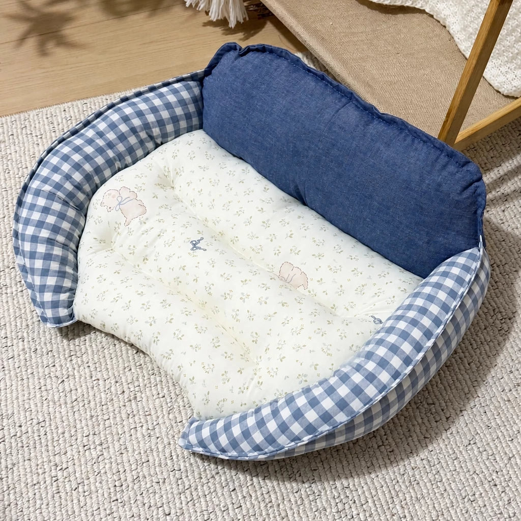 Reversible Curved Polyester Pet Bed for Small Dogs and Cats
