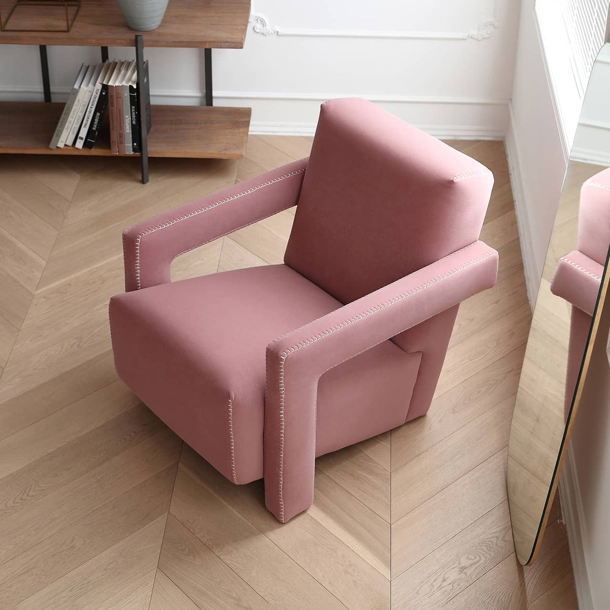 Luxurious Pink Pine Suede Chair - Stylish and Comfortable Seating my-356