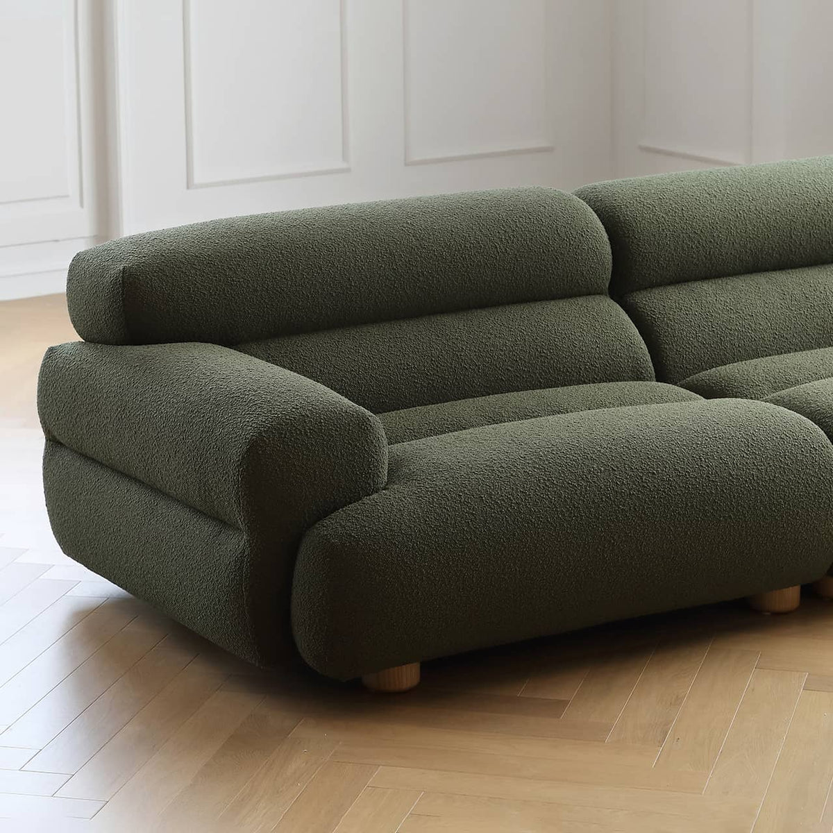 Luxurious Dark Green Pine Sofa - Elegant Comfort for Your Living Room my-369