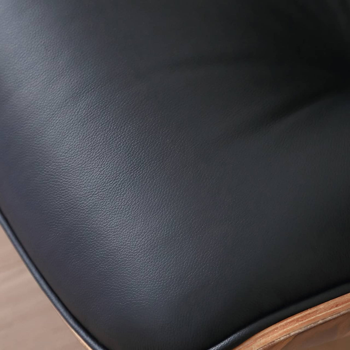 Luxurious Black Leather Executive Chair with Multi-Layer Support my-383