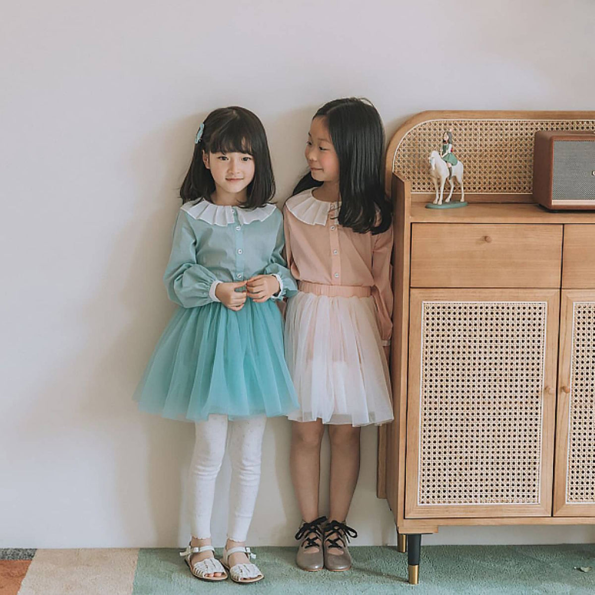 Stylish Rattan & Ash Wood Multi-Layer Cabinet with Metal Accents tzm-514