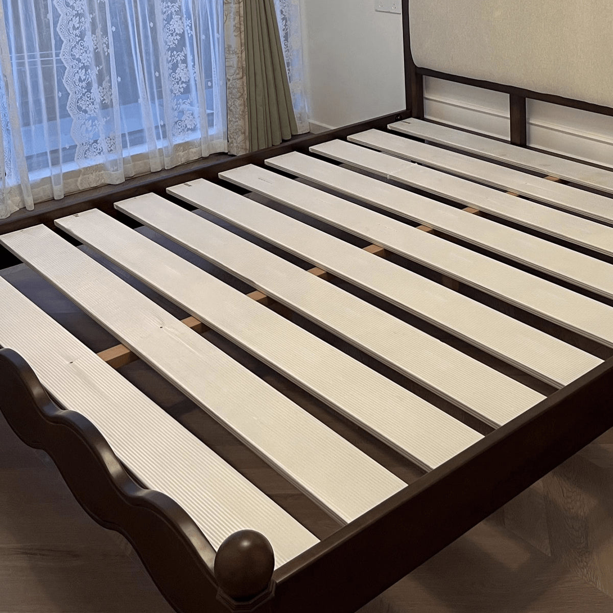 Elegant Bed Frame - Luxurious Brown Walnut Wood Finish yw-205