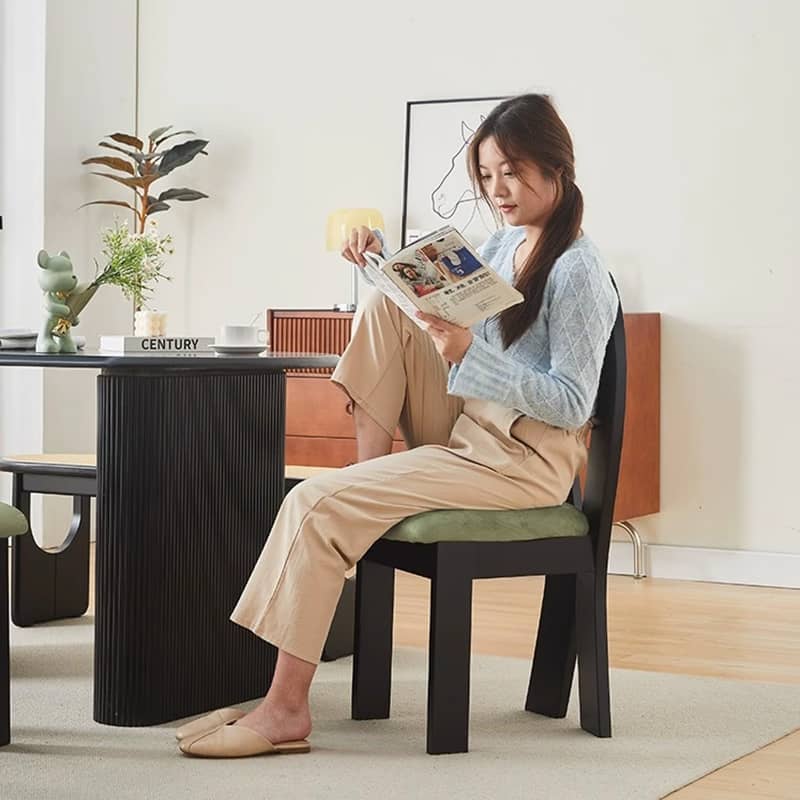 Stylish Black and Brown Wood Chair with Comfortable Flannel Upholstery yw-222